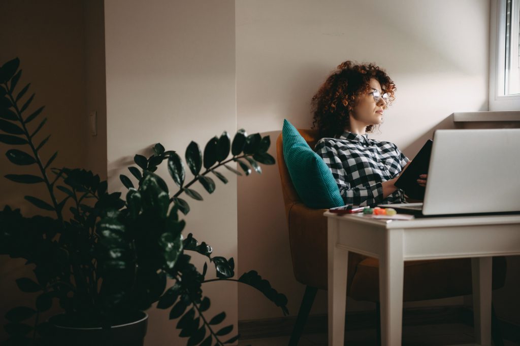 My Job Can Trigger My Manic Episodes—Setting These Boundaries Helps